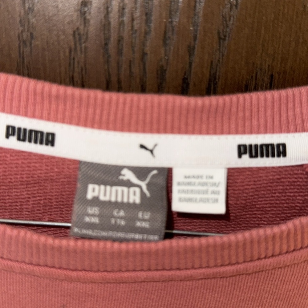 PUMA crop style crewneck sweatshirt
Size XL - Picture 3 of 3
